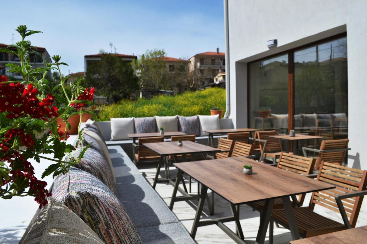 Iades Suites Афитос Экстерьер фото