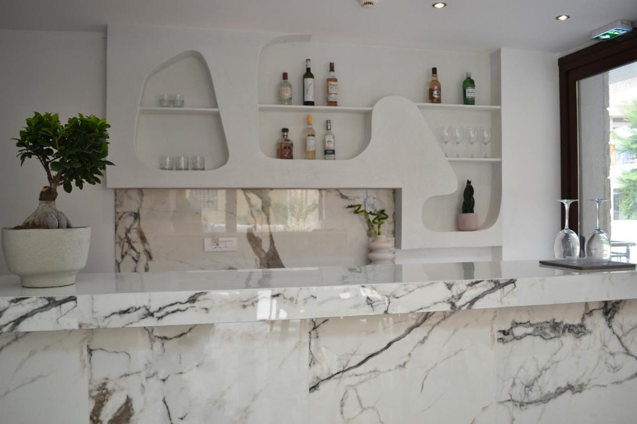 Iades Suites Афитос Экстерьер фото